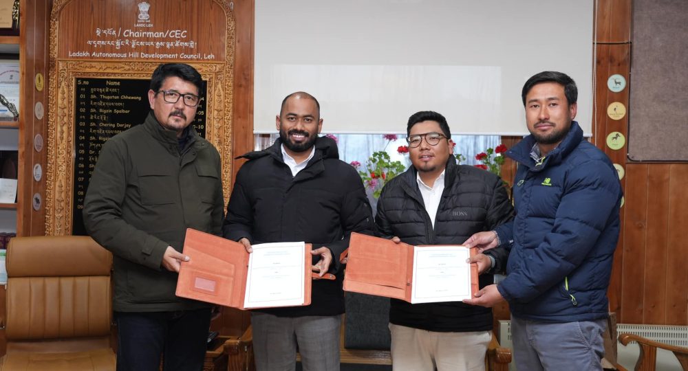 'LAHDC Leh signs MoU with Ladakh Recycling Solutions on waste management'