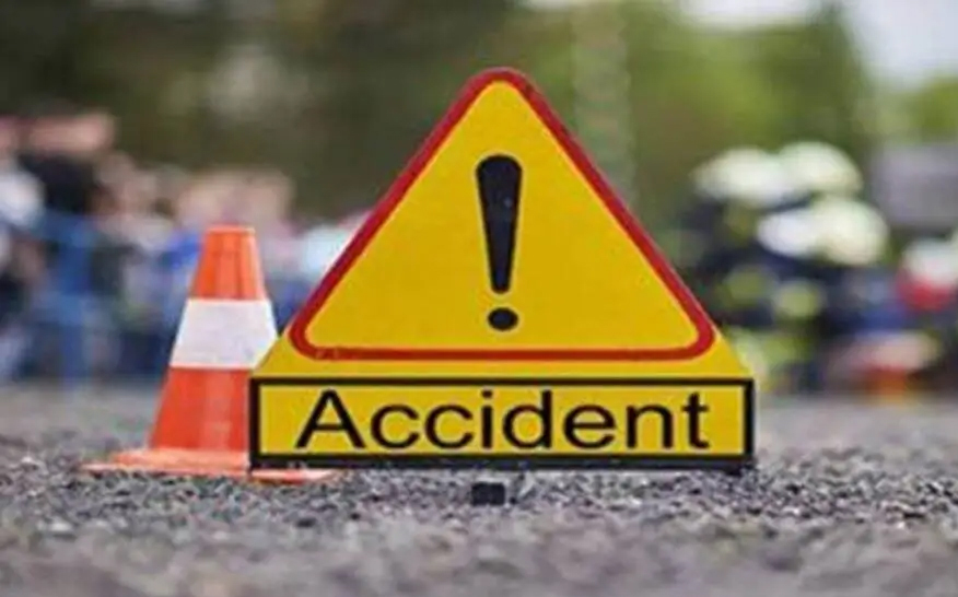 'Son dies, father injured as dumper rams Tata Ace in Pattan'