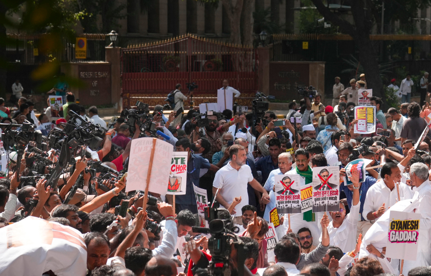 'INDIA Bloc MPs stopped on way to EC, stage dharna demanding CEC's resignation'