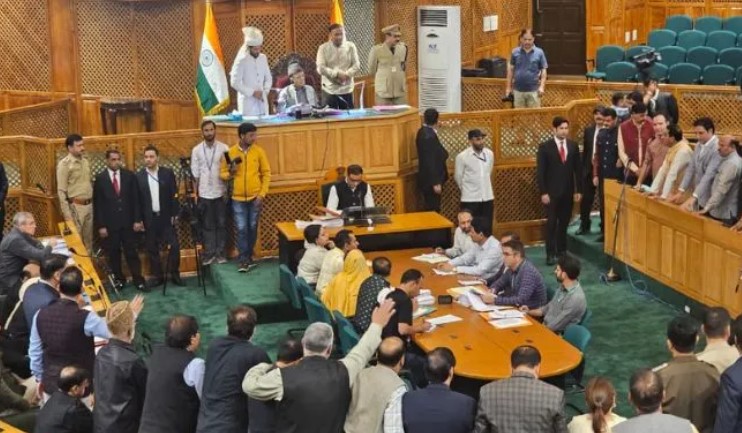 'जम्मू-कश्मीर विधानसभा में भारी हंगामा, भाजपा के निशाने पर स्पीकर अब्दुल रहीम राथर'